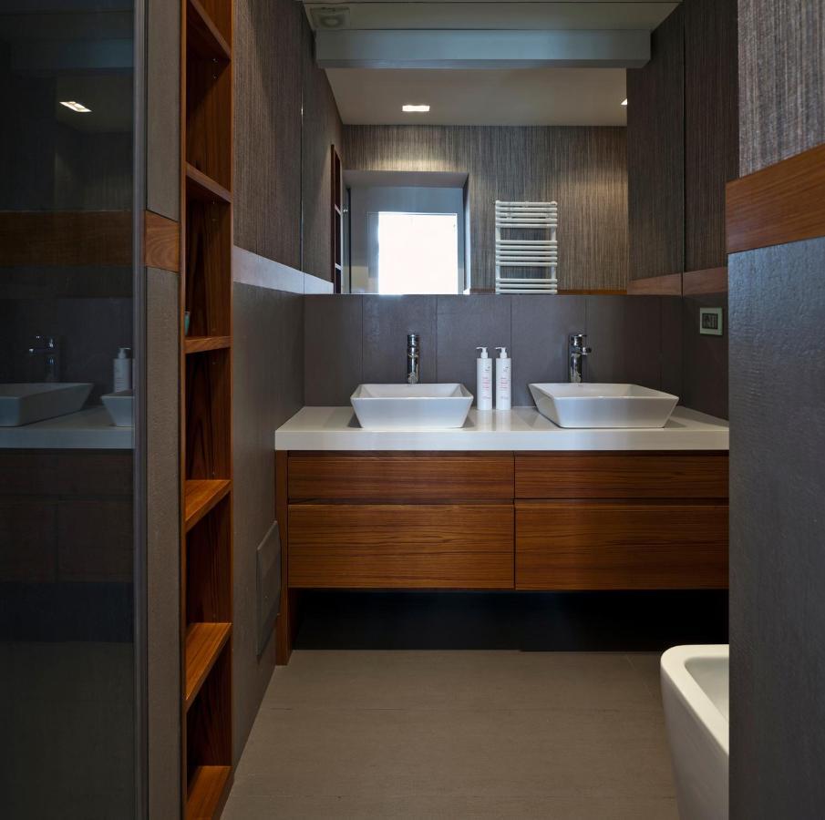 Elegant Apartment At Chiaia By Wonderful Italy Napoli Ngoại thất bức ảnh